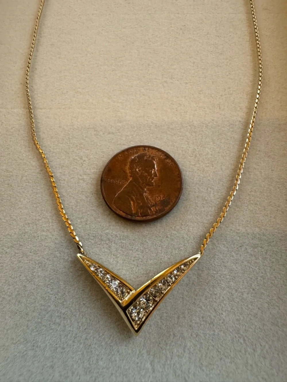 Vintage Christian Dior Gold V-Detail Crystal Necklace - Women Jewelry - Picture 2 of 6